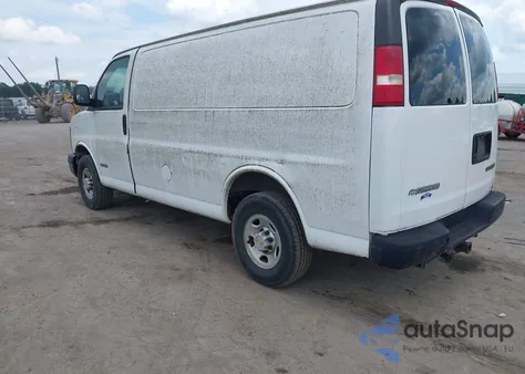 2004 Chevrolet Express from USA, damaged, VIN 1GCHG35U741197230
